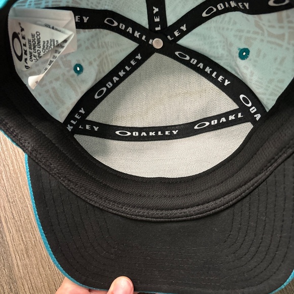 Oakley Shade Me Women's Hat Blue/Black/Graphite Adjustable Buckle Hat‎ - Picture 4 of 9